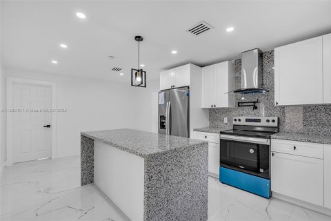 Купить виллу или дом в Хайалиа, Флорида 5 спален, 206.8м2, № 1933441 - фото 11