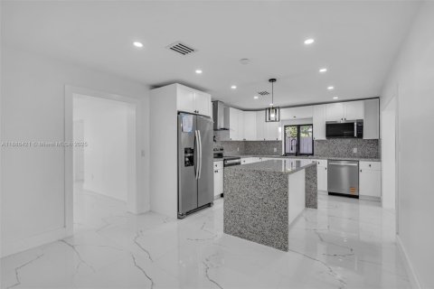 Купить виллу или дом в Хайалиа, Флорида 5 спален, 206.8м2, № 1933441 - фото 10