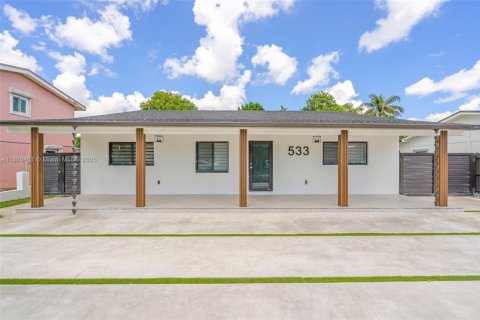 Купить виллу или дом в Хайалиа, Флорида 5 спален, 206.8м2, № 1933441 - фото 2