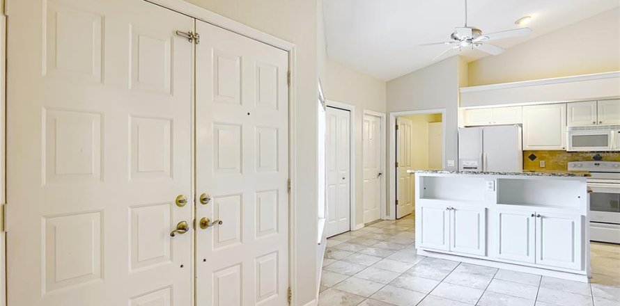 House in Ocala, Florida 3 bedrooms, 154.31 sq.m. № 1654560