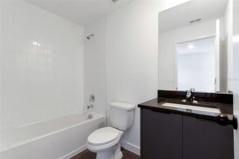 Townhouse in Kissimmee, Florida 3 bedrooms, 127.46 sq.m. № 2384177 - photo 6