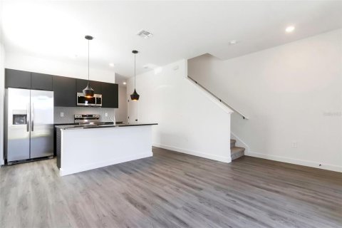 Townhouse in Kissimmee, Florida 3 bedrooms, 127.46 sq.m. № 2384177 - photo 8