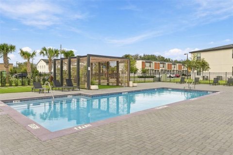 Townhouse in Kissimmee, Florida 3 bedrooms, 127.46 sq.m. № 2384177 - photo 20