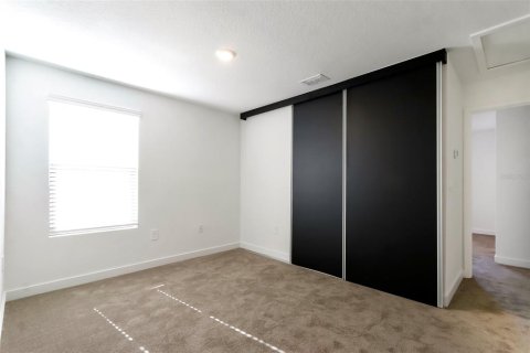Townhouse in Kissimmee, Florida 3 bedrooms, 127.46 sq.m. № 2384177 - photo 13