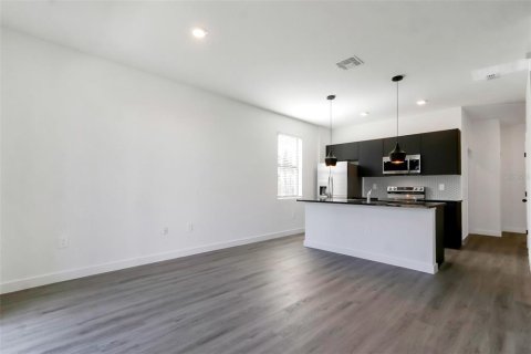Townhouse in Kissimmee, Florida 3 bedrooms, 127.46 sq.m. № 2384177 - photo 7