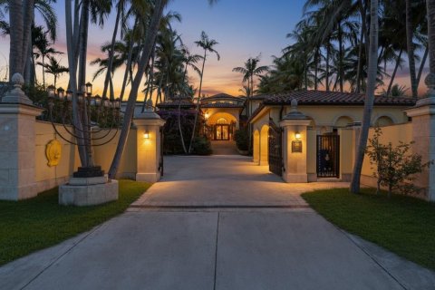 House in Golden Beach, Florida 8 bedrooms, 893.53 sq.m. № 2083136 - photo 2