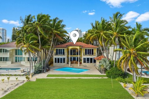 House in Golden Beach, Florida 8 bedrooms, 893.53 sq.m. № 2083136 - photo 22