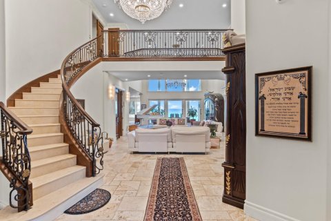 House in Golden Beach, Florida 8 bedrooms, 893.53 sq.m. № 2083136 - photo 16