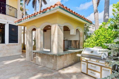 House in Golden Beach, Florida 8 bedrooms, 893.53 sq.m. № 2083136 - photo 24