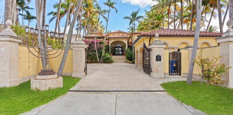House in Golden Beach, Florida 8 bedrooms, 893.53 sq.m. № 2083136