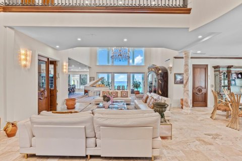 House in Golden Beach, Florida 8 bedrooms, 893.53 sq.m. № 2083136 - photo 10