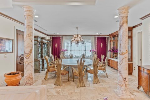 House in Golden Beach, Florida 8 bedrooms, 893.53 sq.m. № 2083136 - photo 9