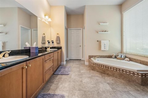 Купить виллу или дом в Палм-Харбор, Флорида 15 комнат, 339.93м2, № 1690624 - фото 24