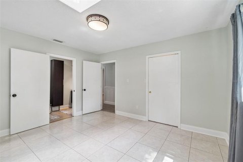House in Tampa, Florida 3 bedrooms, 228.54 sq.m. № 2208049 - photo 20