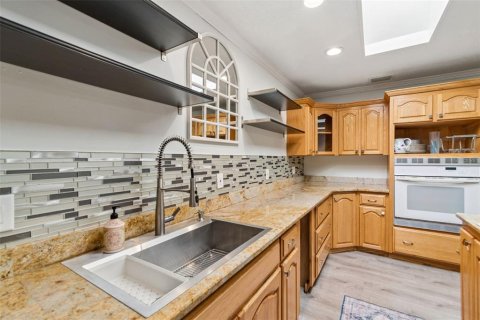 House in Tampa, Florida 3 bedrooms, 228.54 sq.m. № 2208049 - photo 13