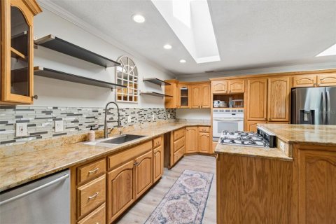 House in Tampa, Florida 3 bedrooms, 228.54 sq.m. № 2208049 - photo 12