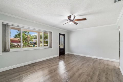 House in Tampa, Florida 3 bedrooms, 228.54 sq.m. № 2208049 - photo 9