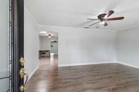 House in Tampa, Florida 3 bedrooms, 228.54 sq.m. № 2208049 - photo 24