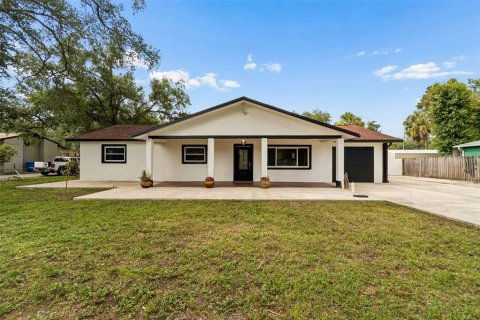 House in Tampa, Florida 3 bedrooms, 228.54 sq.m. № 2208049 - photo 7