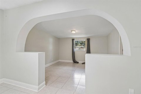 House in Tampa, Florida 3 bedrooms, 228.54 sq.m. № 2208049 - photo 14