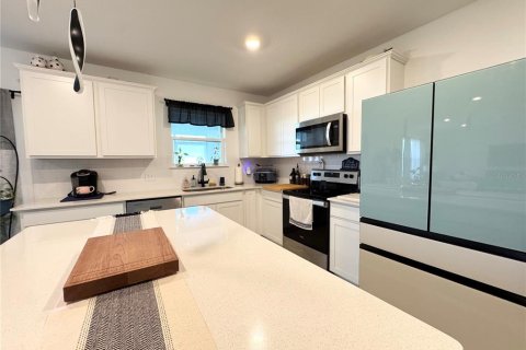 House in Lake Alfred, Florida 4 bedrooms, 224.45 sq.m. № 2225455 - photo 9
