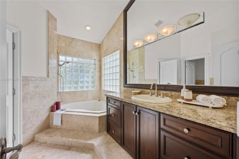 Villa ou maison à vendre à Southwest Ranches, Floride: 4 chambres, 369.1 m2 № 2076238 - photo 23