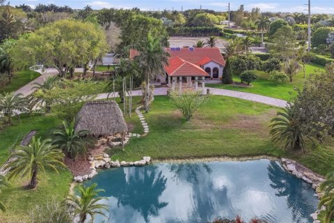 Villa ou maison à vendre à Southwest Ranches, Floride: 4 chambres, 369.1 m2 № 2076238 - photo 3