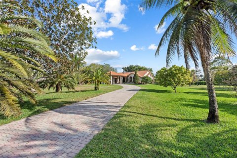 Villa ou maison à vendre à Southwest Ranches, Floride: 4 chambres, 369.1 m2 № 2076238 - photo 26