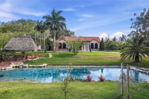 Villa ou maison à vendre à Southwest Ranches, Floride: 4 chambres, 369.1 m2 № 2076238 - photo 4