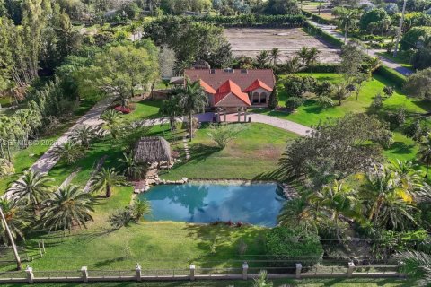 Villa ou maison à vendre à Southwest Ranches, Floride: 4 chambres, 369.1 m2 № 2076238 - photo 2