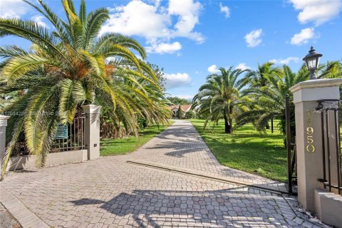 Villa ou maison à vendre à Southwest Ranches, Floride: 4 chambres, 369.1 m2 № 2076238 - photo 25