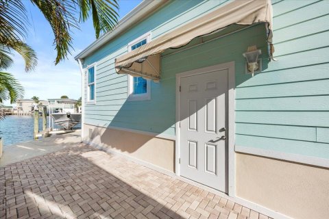 House in Jensen Beach, Florida 2 bedrooms, 98.1 sq.m. № 2250369 - photo 4