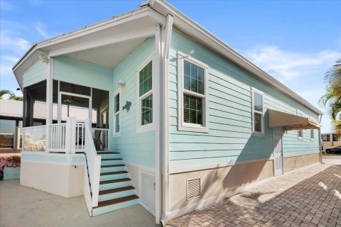 House in Jensen Beach, Florida 2 bedrooms, 98.1 sq.m. № 2250369 - photo 6