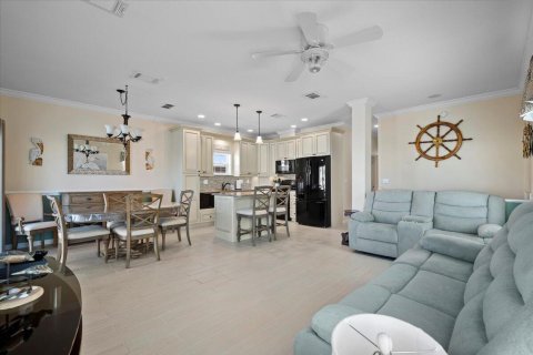 House in Jensen Beach, Florida 2 bedrooms, 98.1 sq.m. № 2250369 - photo 20