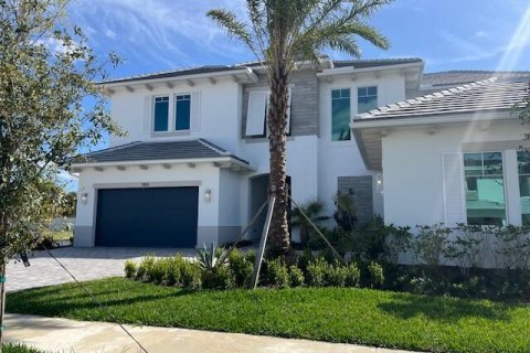 House in Palm Beach Gardens, Florida 5 bedrooms, 540.23 sq.m. № 1058835 - photo 1