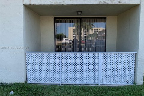 Copropriété à louer à Miami, Floride: 2 chambres, 80.55 m2 № 1923896 - photo 2