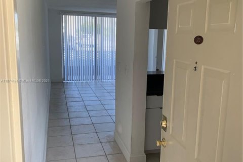 Copropriété à louer à Miami, Floride: 2 chambres, 80.55 m2 № 1923896 - photo 19
