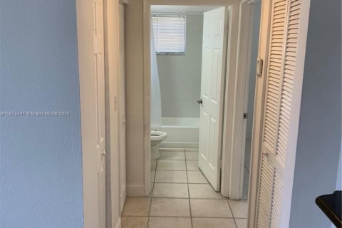 Copropriété à louer à Miami, Floride: 2 chambres, 80.55 m2 № 1923896 - photo 9