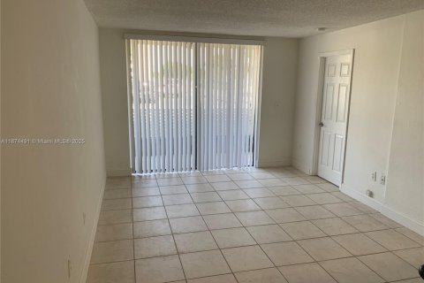Copropriété à louer à Miami, Floride: 2 chambres, 80.55 m2 № 1923896 - photo 16