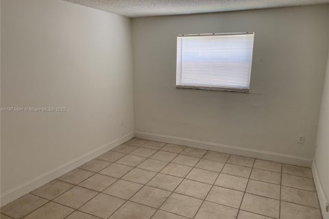 Copropriété à louer à Miami, Floride: 2 chambres, 80.55 m2 № 1923896 - photo 3