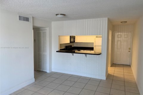 Copropriété à louer à Miami, Floride: 2 chambres, 80.55 m2 № 1923896 - photo 17