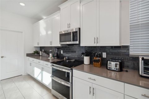 Villa ou maison à louer à Davenport, Floride: 5 chambres, 286.23 m2 № 2095810 - photo 6