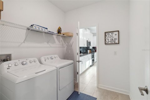 Villa ou maison à louer à Davenport, Floride: 5 chambres, 286.23 m2 № 2095810 - photo 27