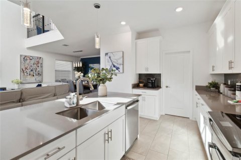 Villa ou maison à louer à Davenport, Floride: 5 chambres, 286.23 m2 № 2095810 - photo 8