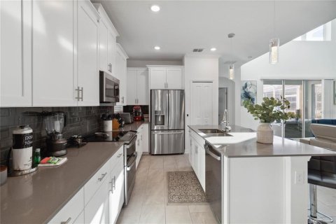 Villa ou maison à louer à Davenport, Floride: 5 chambres, 286.23 m2 № 2095810 - photo 5