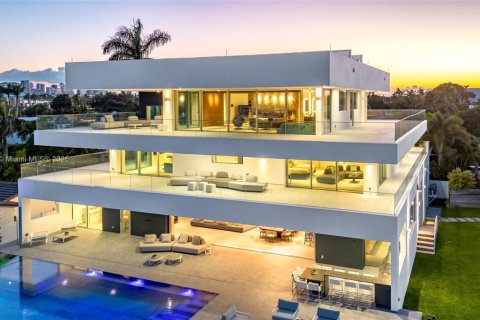 Casa en venta en Fort Lauderdale, Florida, 5 dormitorios, 772.48 m2 № 1946024 - foto 3