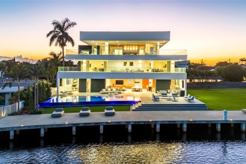 Casa en venta en Fort Lauderdale, Florida, 5 dormitorios, 772.48 m2 № 1946024 - foto 2