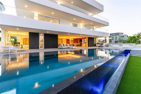 Casa en venta en Fort Lauderdale, Florida, 5 dormitorios, 772.48 m2 № 1946024 - foto 11
