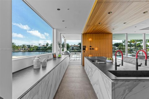 Casa en venta en Fort Lauderdale, Florida, 5 dormitorios, 772.48 m2 № 1946024 - foto 23