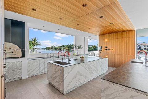 Casa en venta en Fort Lauderdale, Florida, 5 dormitorios, 772.48 m2 № 1946024 - foto 6